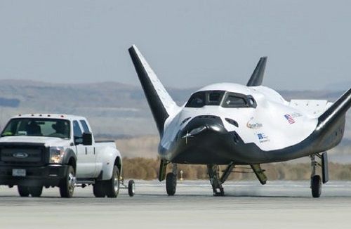美国最新研发的航天飞机太空轰炸机已经成功试飞